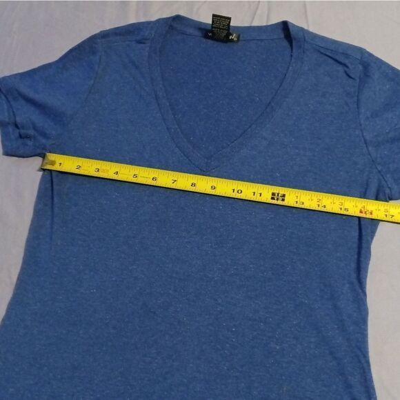 Wetseal Ladies Tee - Size: XL  (0398) - Picture 2 of 7